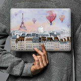 Form-fitting hardshell with Travel design keeps scuffs and scratches at bay