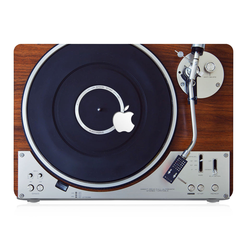 This lightweight, slim hardshell with 1 design is easy to install and fits closely to protect against scratches