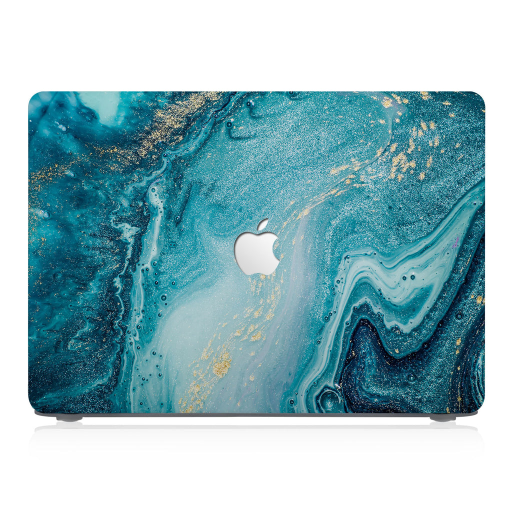 This lightweight, slim hardshell with 04 design is easy to install and fits closely to protect against scratches